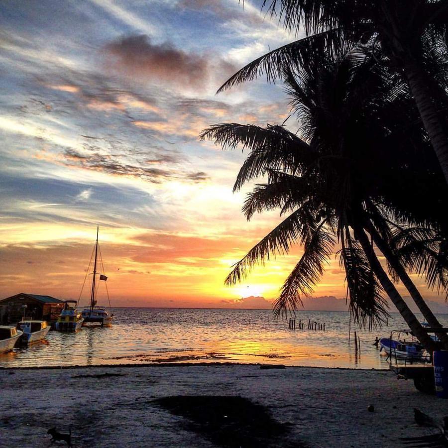 Go Slow Guesthouse Caye Caulker Exterior foto